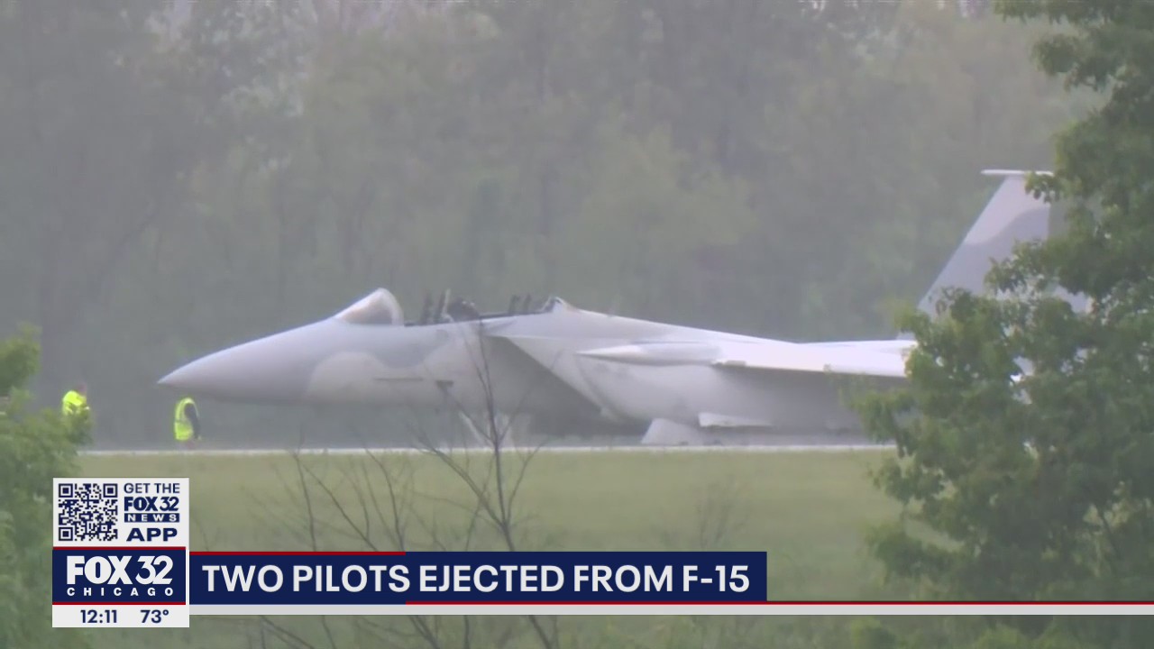 Two pilots eject from fighter jet at Illinois airport