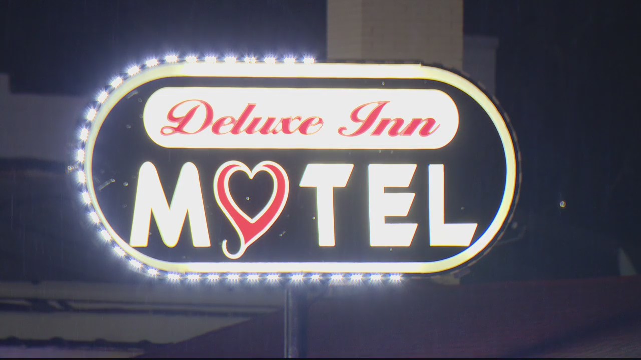3 people were shot in dispute between couple at Detroit motel