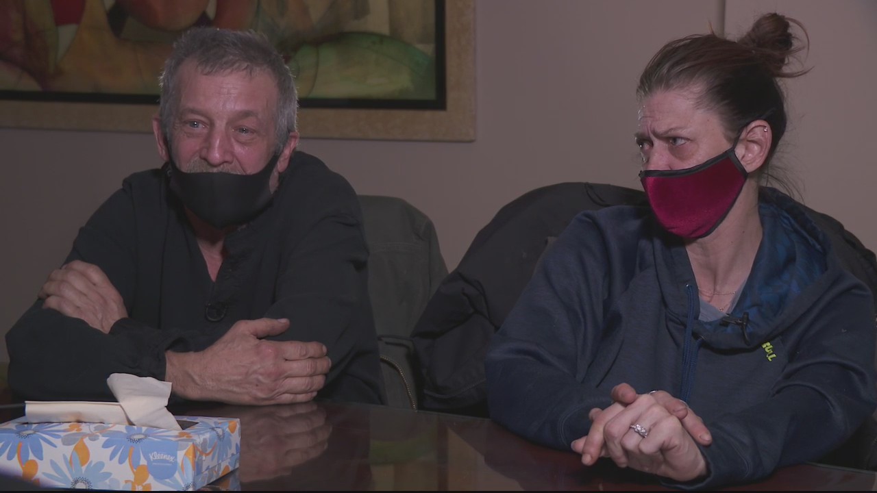 Man wins free divorce giveaway so he can marry girlfriend with terminal cancer