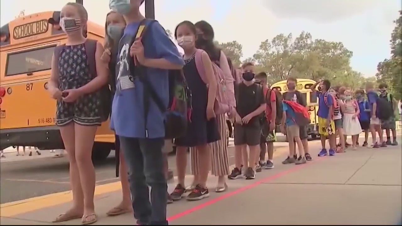 Warren Consolidated Schools require masks for students and staff