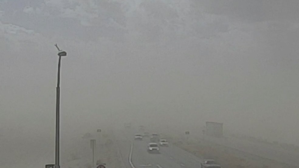 Tips for driving in dust storms, heavy rain