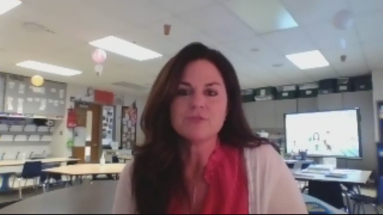 Woman starts GoFundMe to give holiday help to Fenton restaurant employees