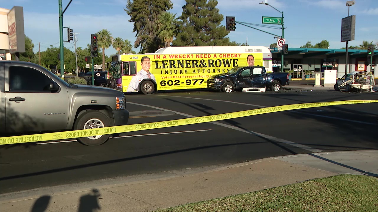 3 people dead following 5-vehicle crash involving Valley Metro bus