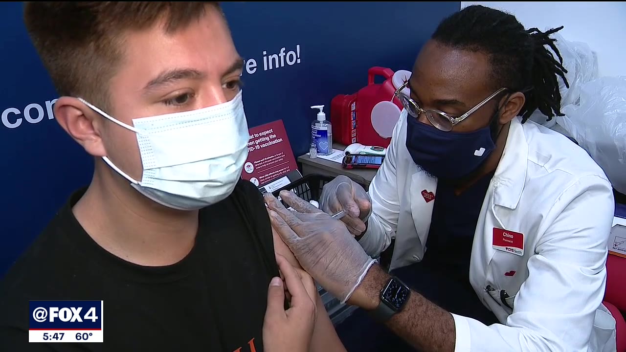 Twin brother pharmacists help vaccinate North Texans