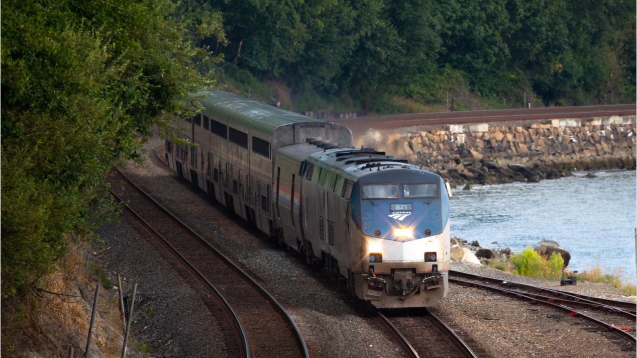 Amtrak offers 2-for-1 ticket Valentine's Day deal