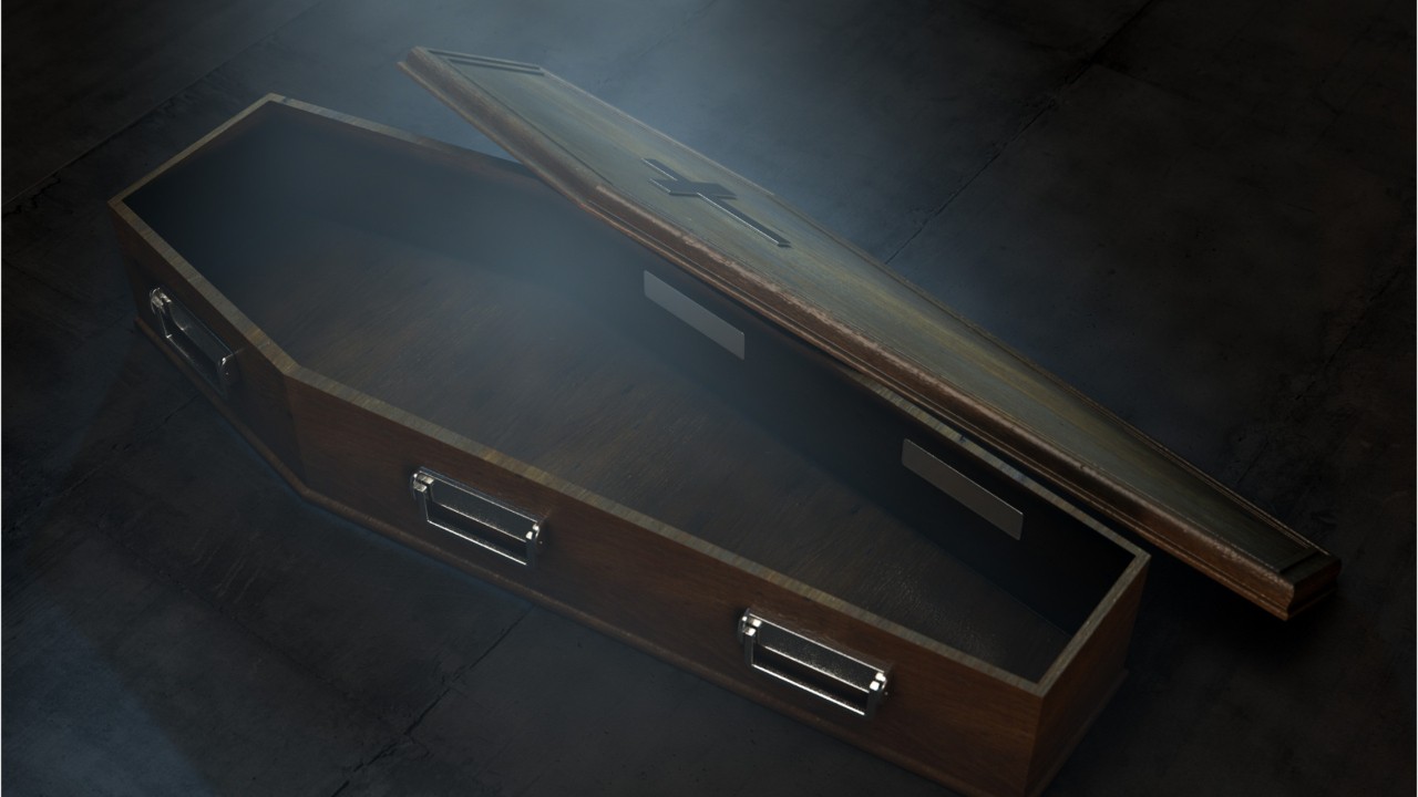 Six Flags to pay couples $600 to life in coffin