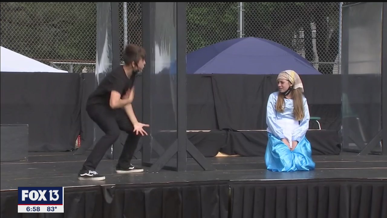 Student actors bring joy to outdoor audiences