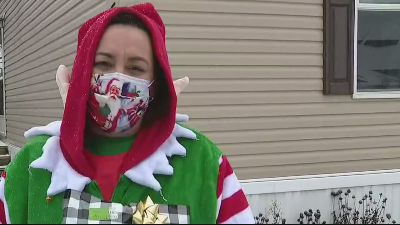 Teacher makes special deliveries of gifts to students