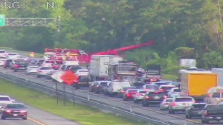 FHP: 2 dead, multiple injured after crash involving van with 10 people inside on Florida interstate
