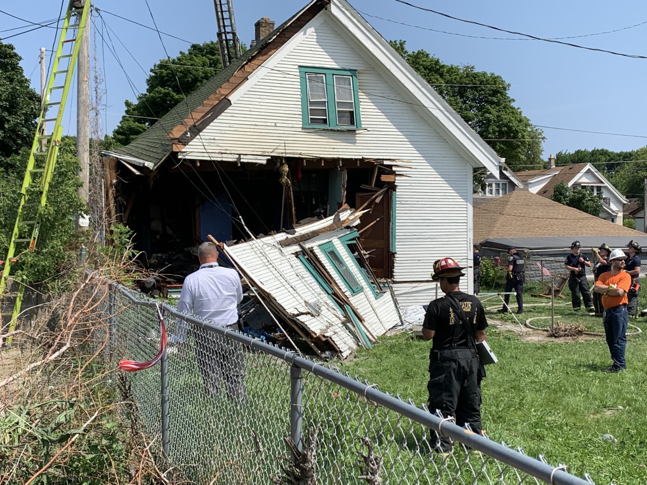 Milwaukee house explosion under investigation