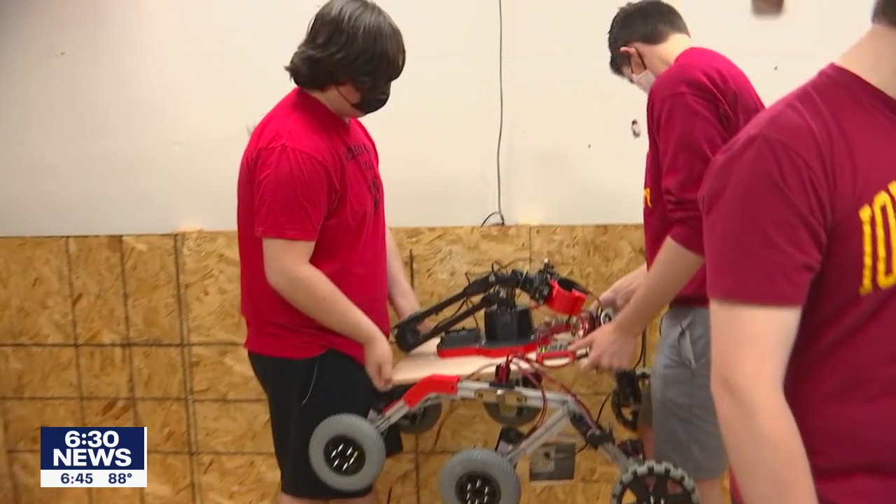 Students at Benilde-St. Margaret’s build robot for virtual Robo Cup