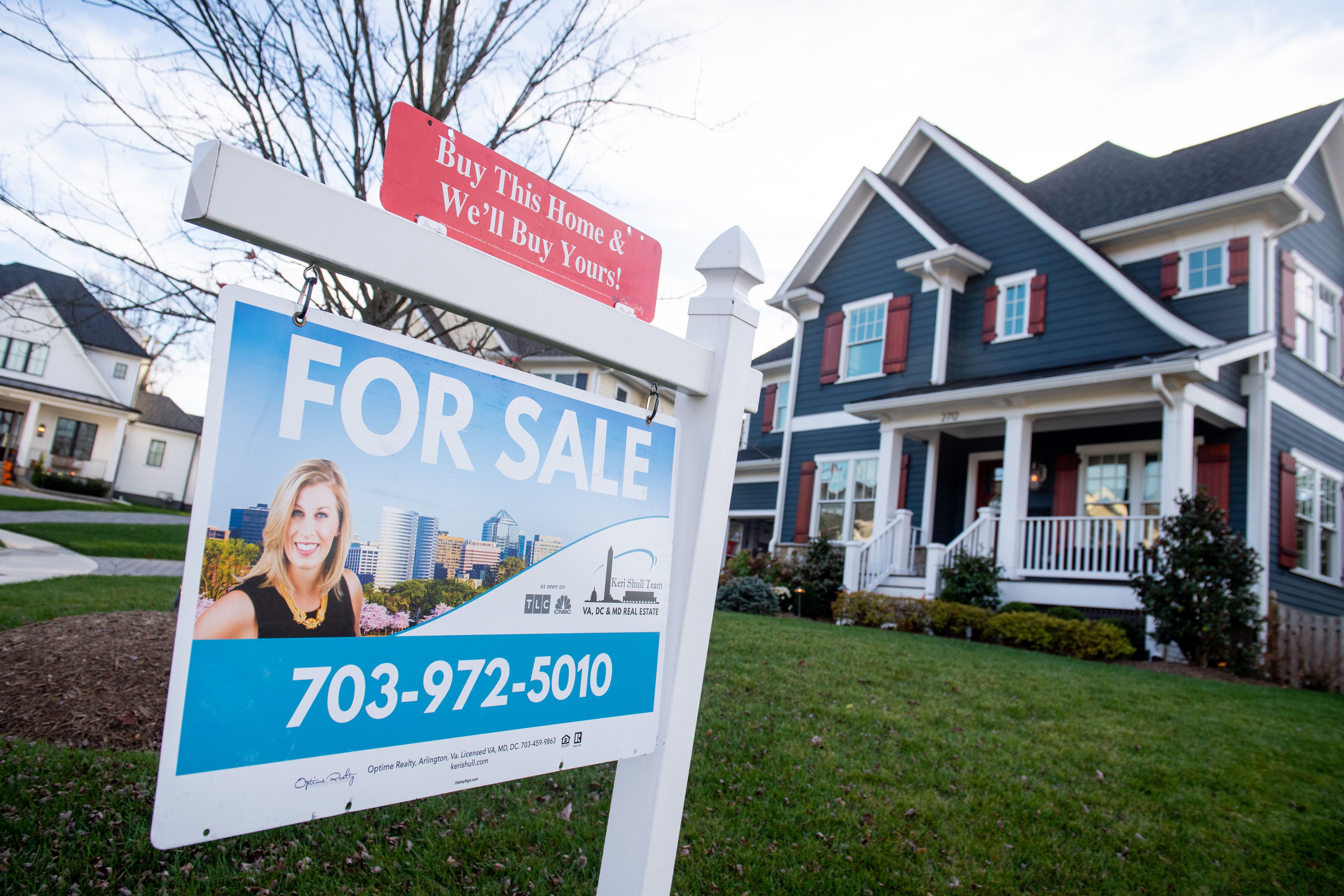 US housing market booms as buyers enter bidding wars amid low supply