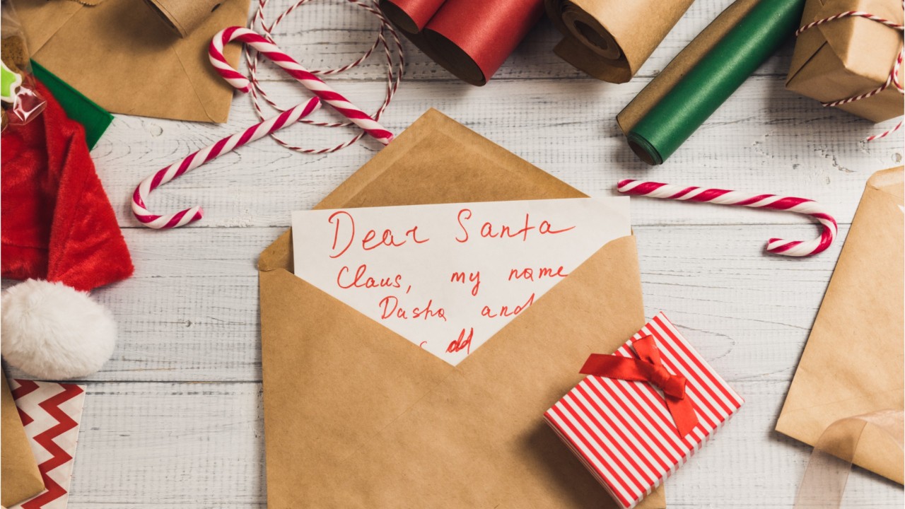 10-year-old's pricey Christmas list goes viral via Twitter