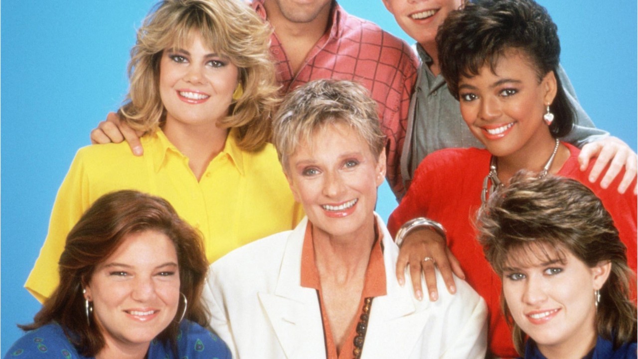 ‘The Facts of Life’ cast reunites in Lifetime’s holiday special