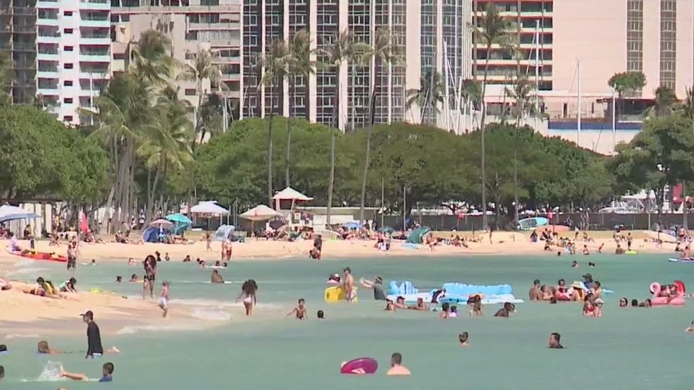Now is not a good time to travel to Hawaii, governor says