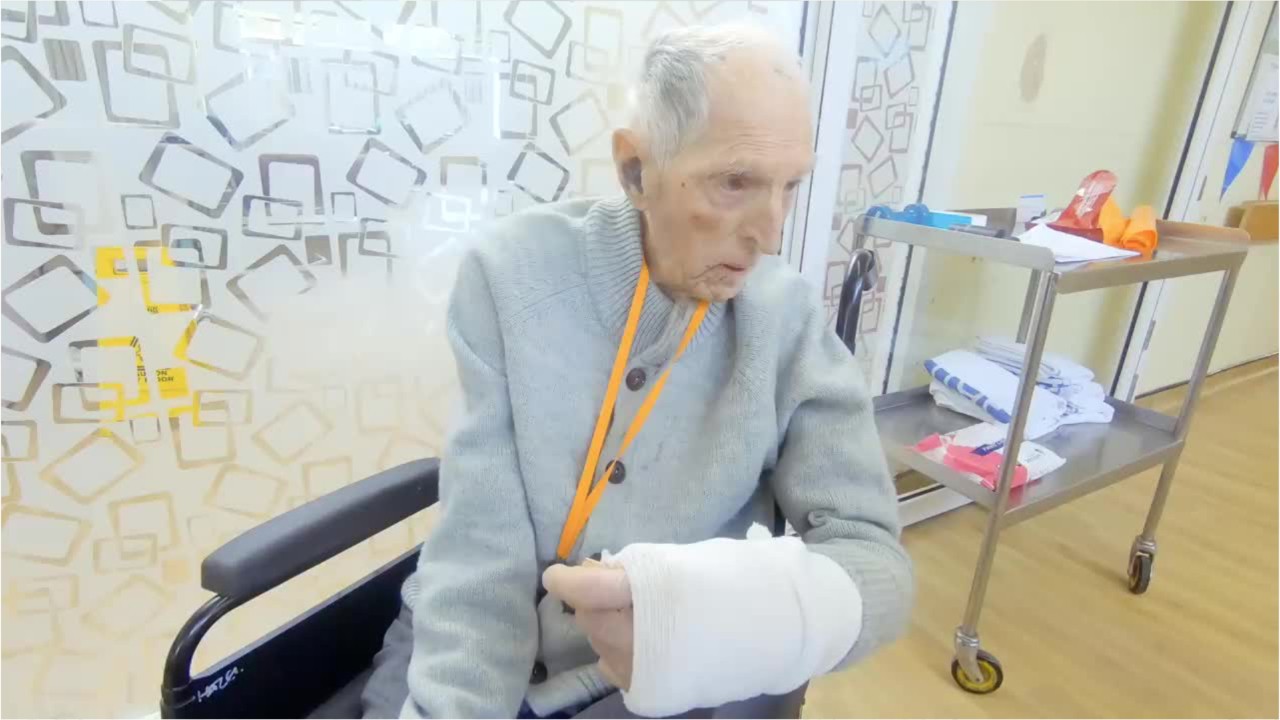 WWII vet thanks nurses who treated Him for COVID-19