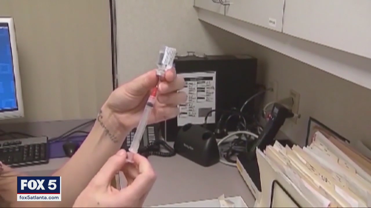 FDA gives full approval of Pfizer's COVID-19 vaccine