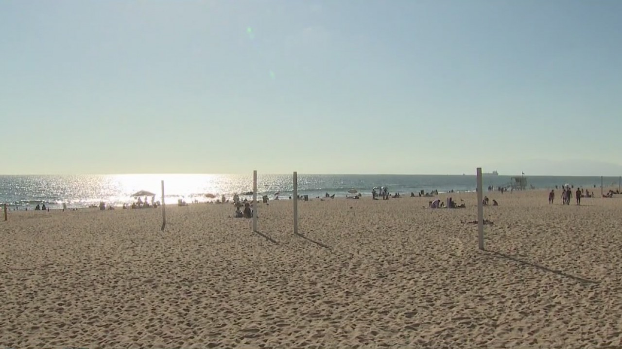 Manhattan Beach to fine people for not wearing masks