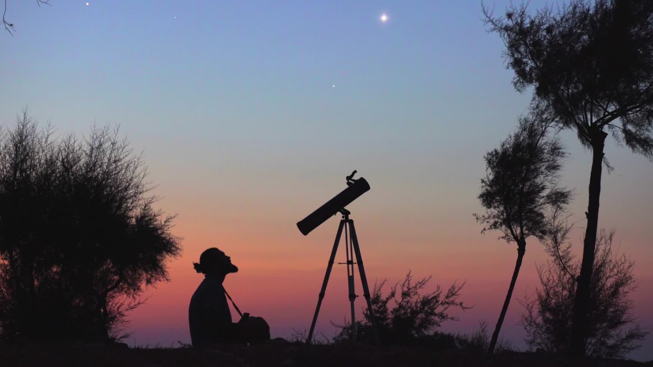 The 2020 Lyrid Meteor shower has been known to give off bursts of up to 100 meteors per hour