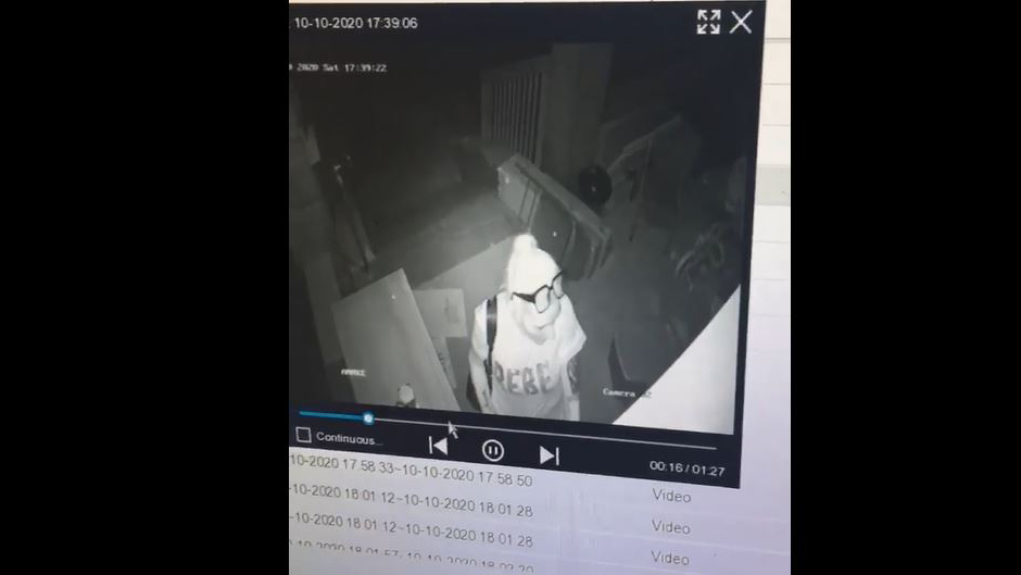 Woman attempts to light stranger’s porch on fire