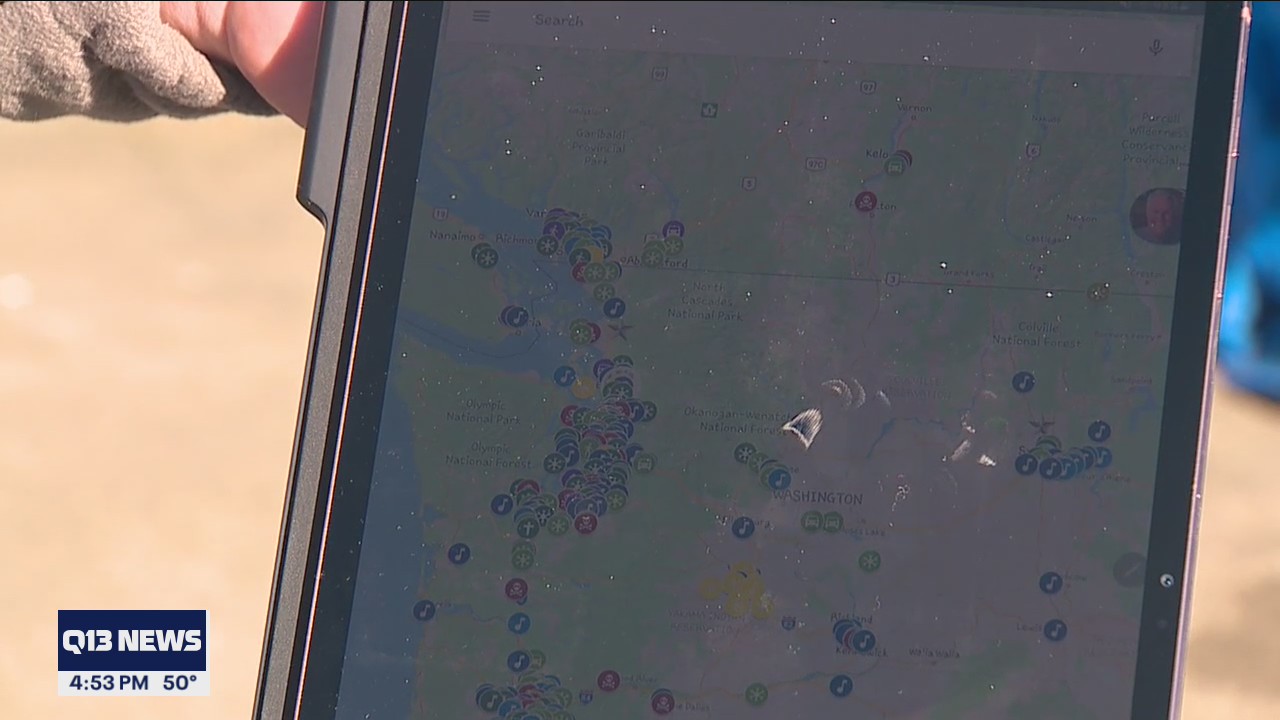 Local man creates map of holiday displays