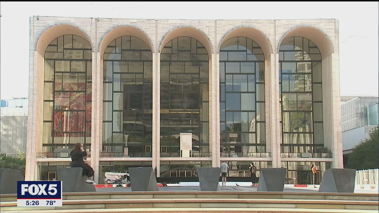Met Opera cancels season