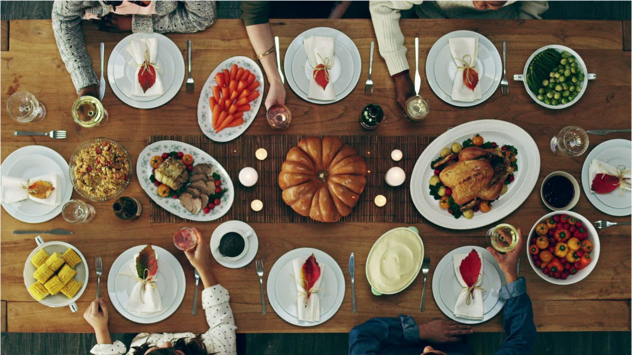 Survey: Thanksgiving hosts will spend more than $300 this year, but most guests won't chip in