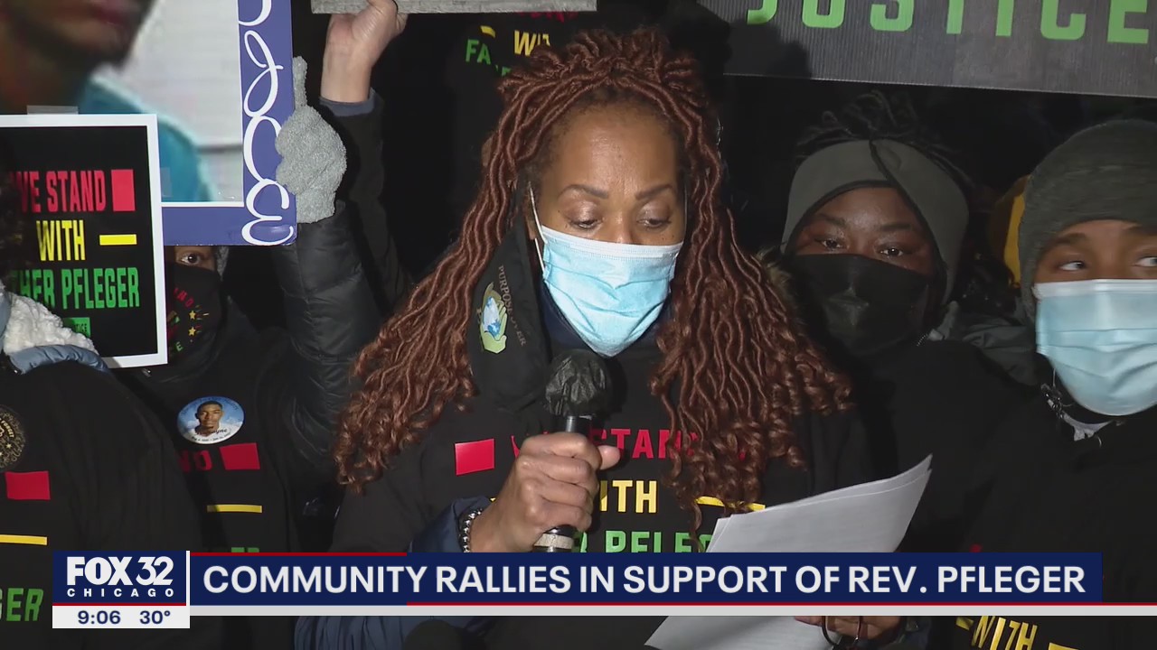 Community members gather on Chicago's South Side to rally around Pfleger after sexual abuse allegation