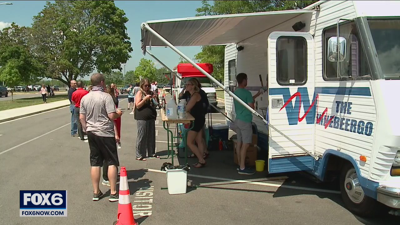 Pewaukee parents hold school staff appreciation event