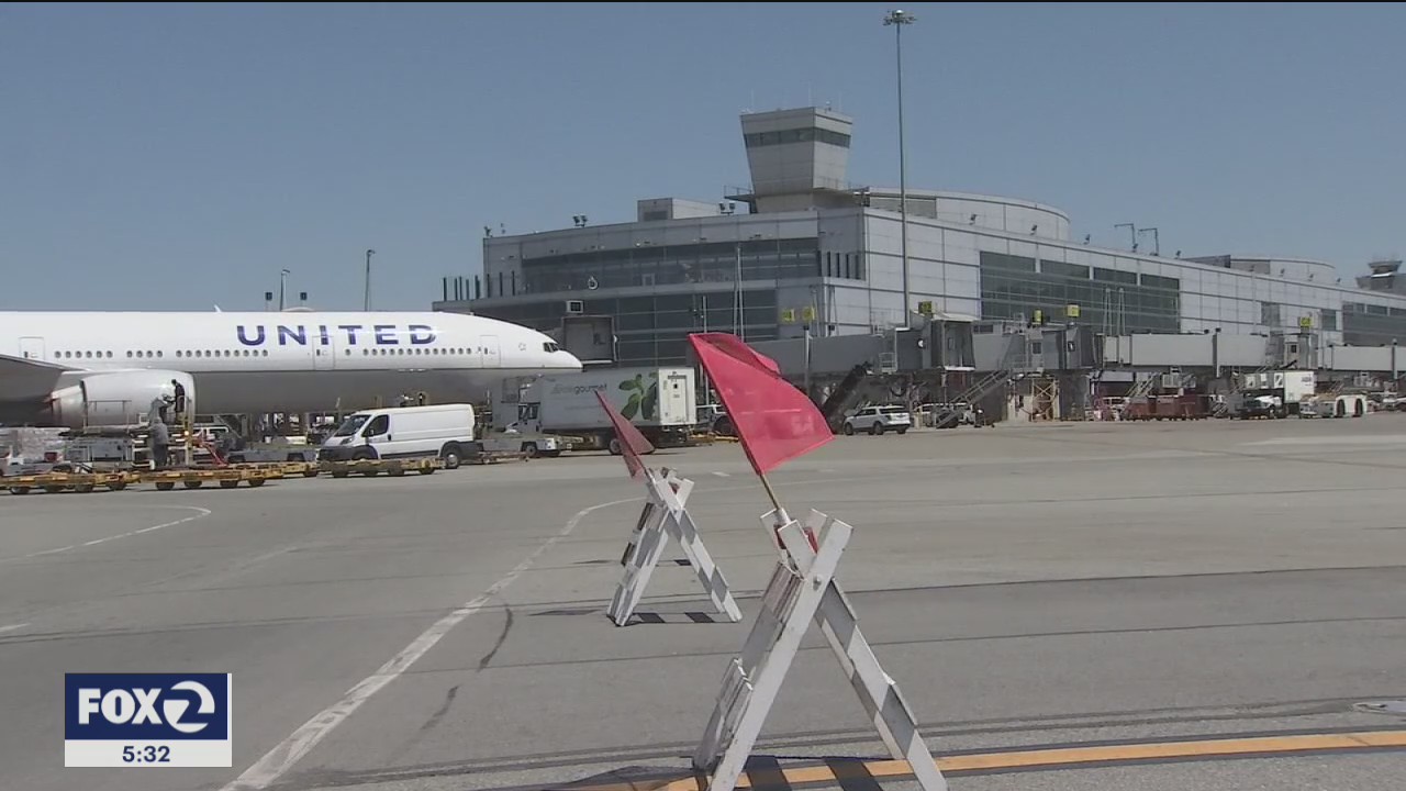 United Airlines layoffs to start next month