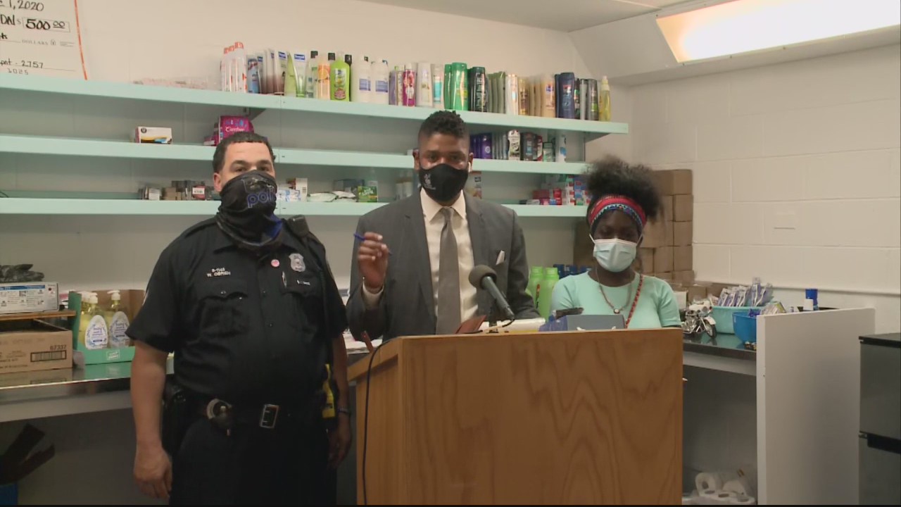 Community Closet at Detroit police 6th Precinct helps those in need