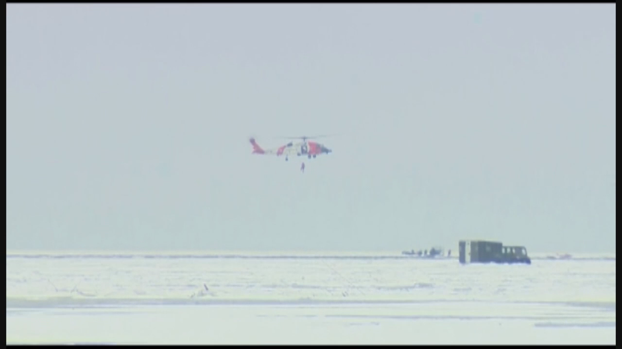 Anglers rescued from Lake Michigan