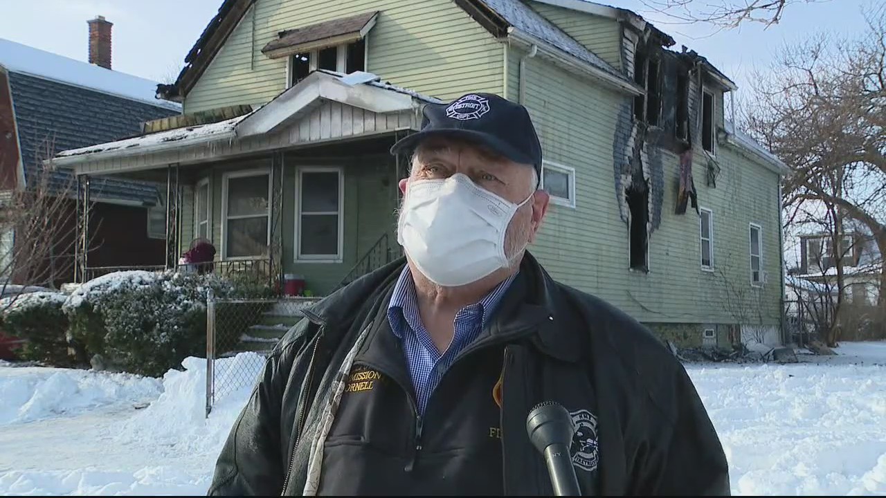 1 dead after group home fire in Detroit