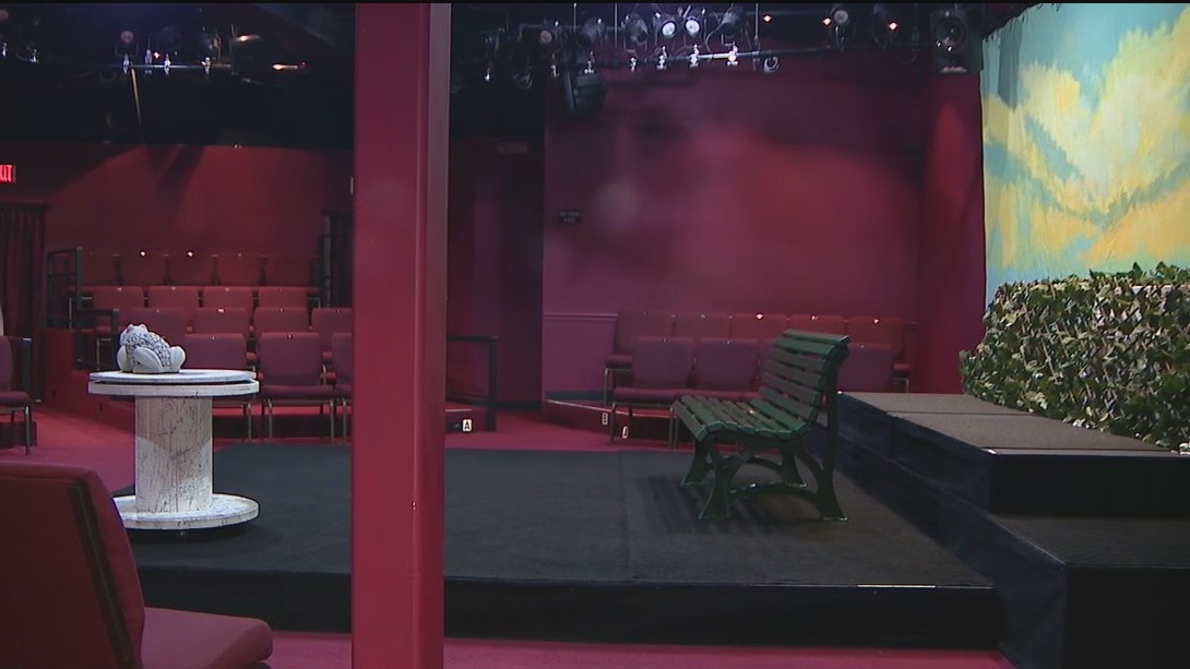 Theater in Scottsdale adjusts to new CDC guidelines on mask wearing
