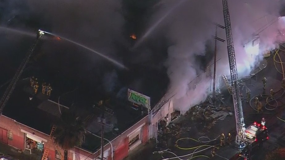 Greater alarm fire breaks out at Cypress Park commercial building