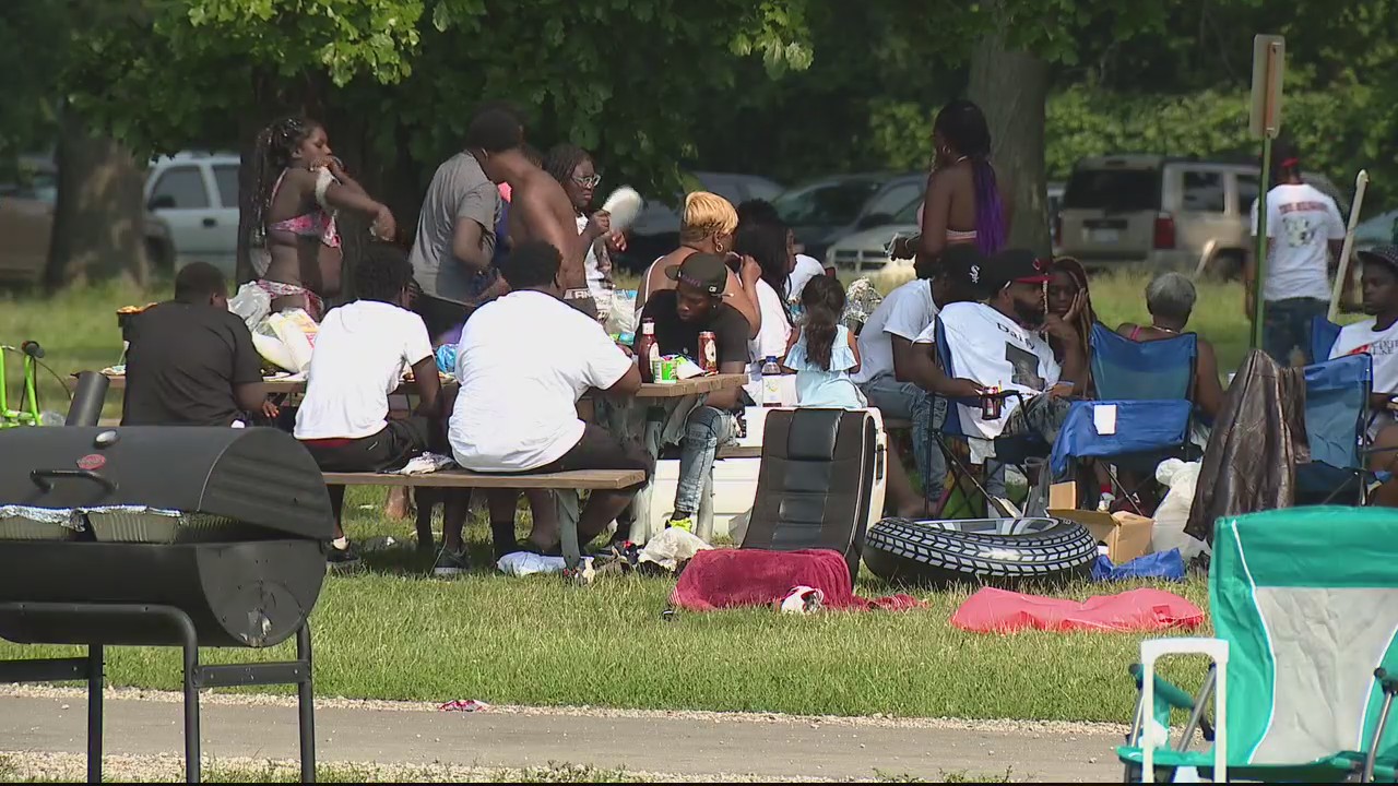 Detroiters celebrate July 4th at Belle Isle