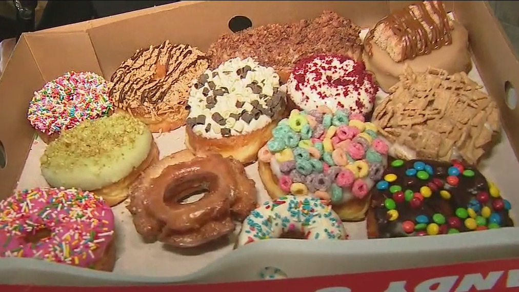 Randy's Donuts opens new location in Costa Mesa