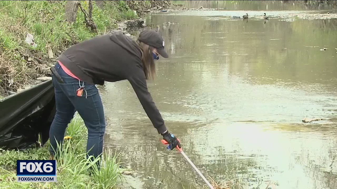 Artists gather Milwaukee River trash for community mosaic