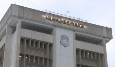Chokeholds banned for Milwaukee police