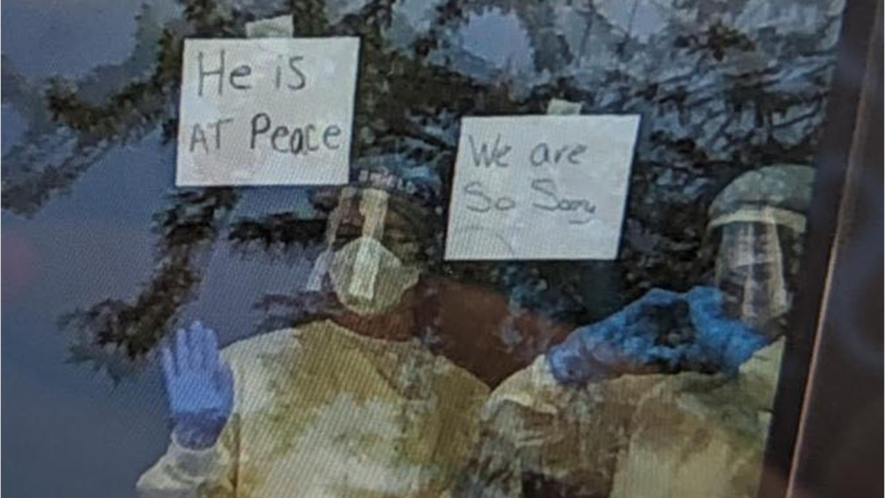 ICU nurses use signs to communicate with family of man dying from COVID-19