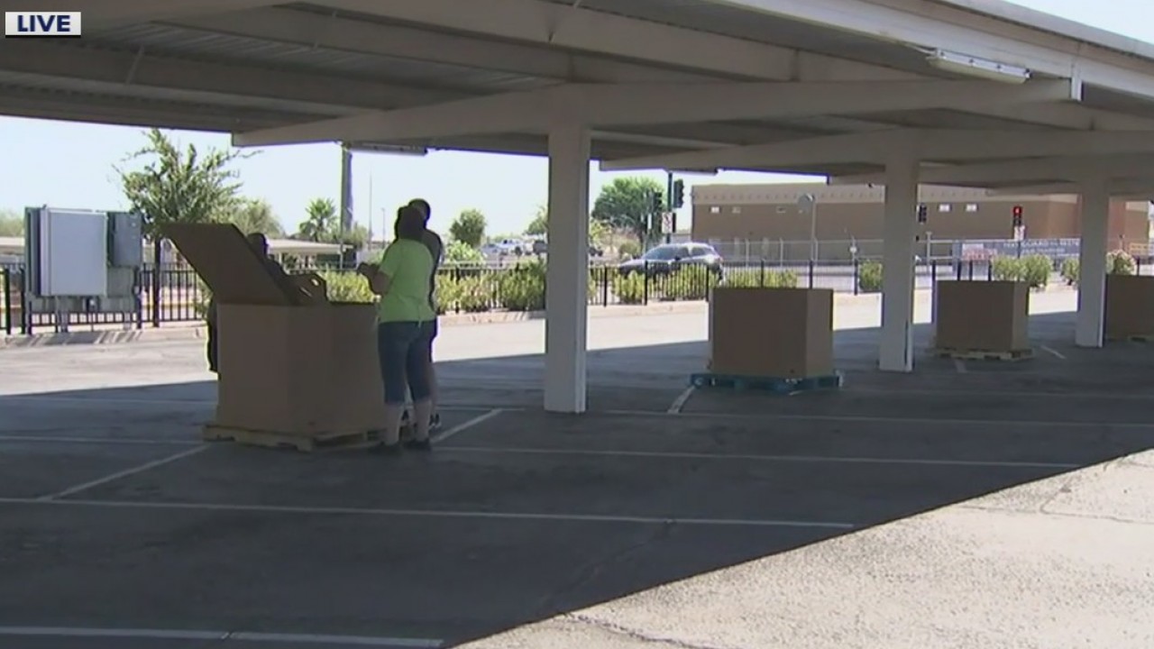 Phoenix company hosting drive-thru food drive