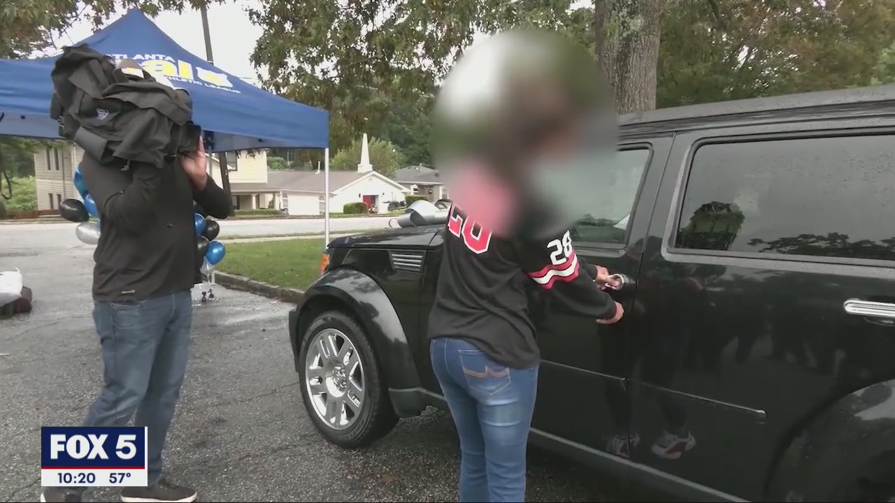 Officer gives woman vehicle