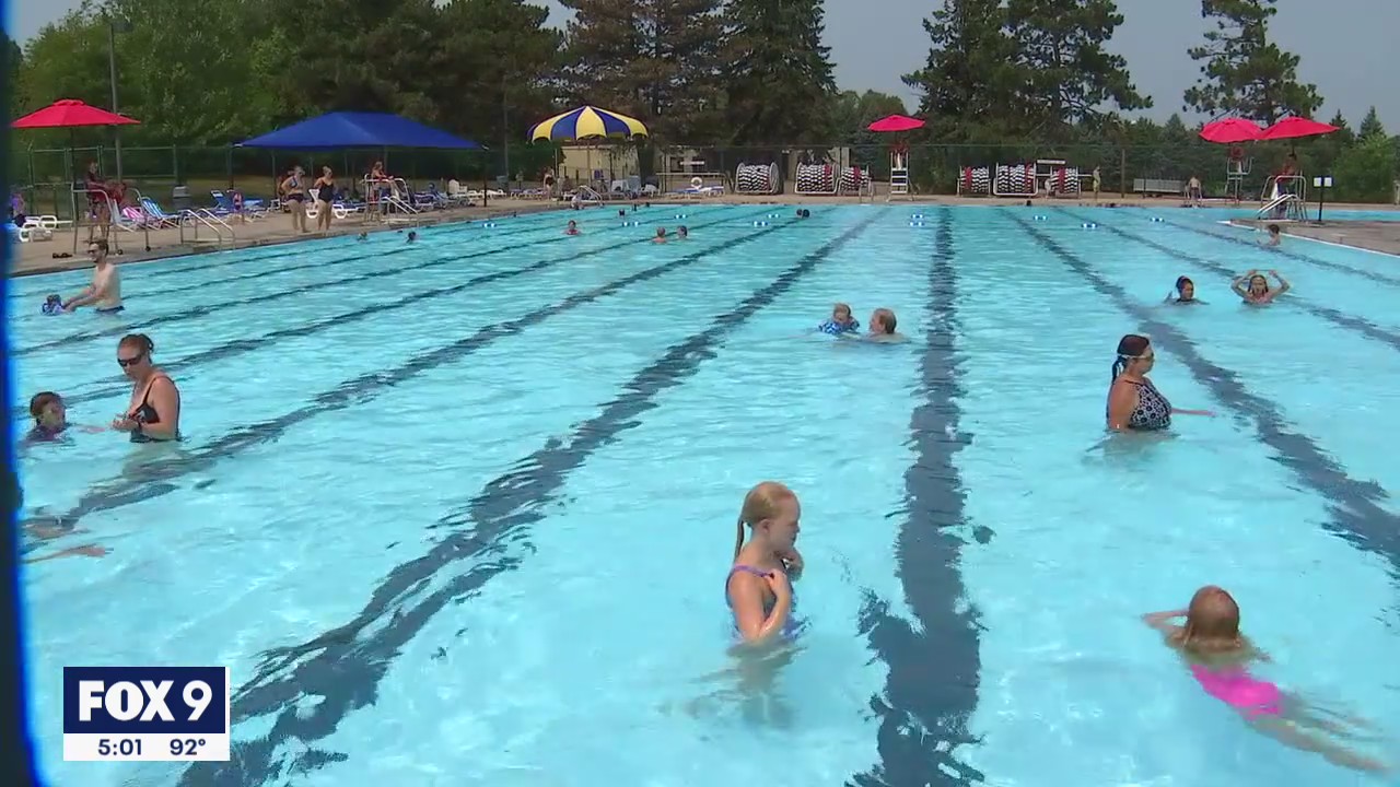 Minnesotans cool off during extreme summer heat