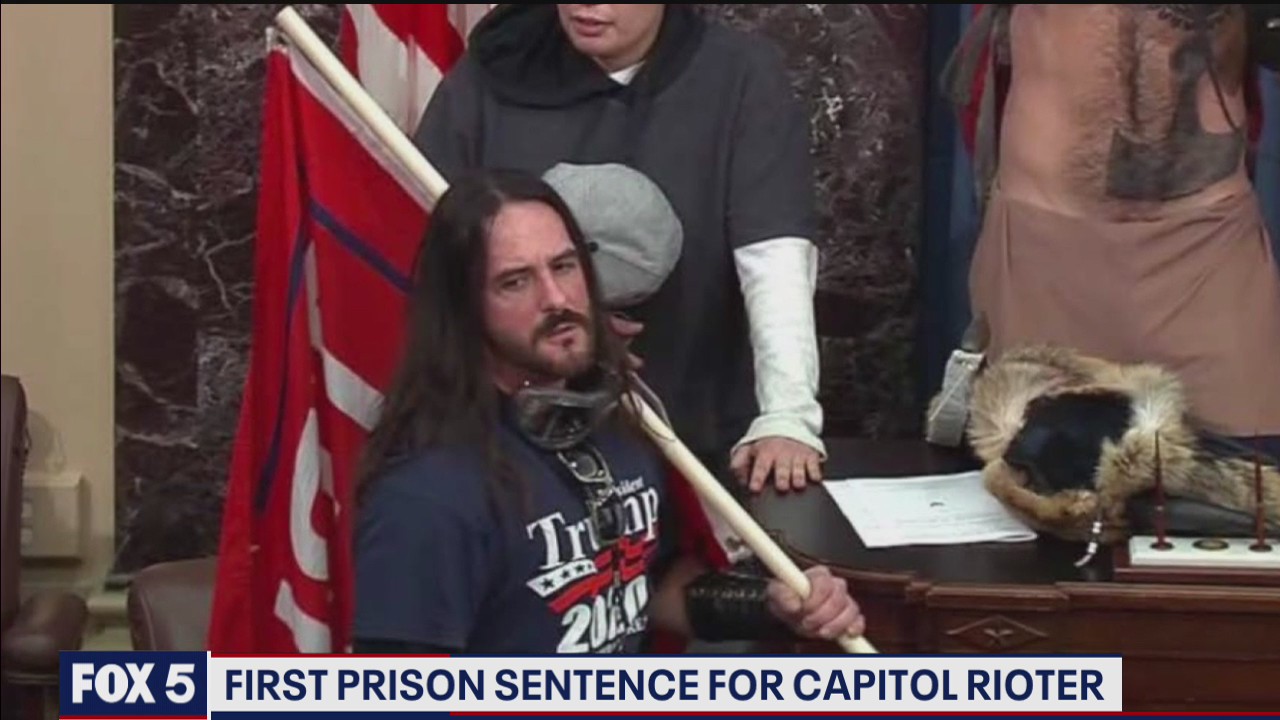 1st Capitol rioter sentenced in felony case gets 8 months