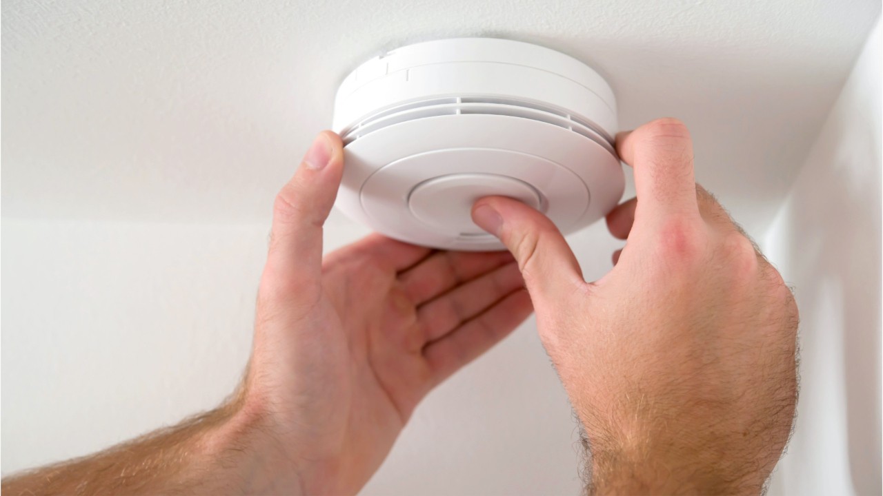 Daylight saving time ends this Sunday: Check your clocks, and your smoke alarms
