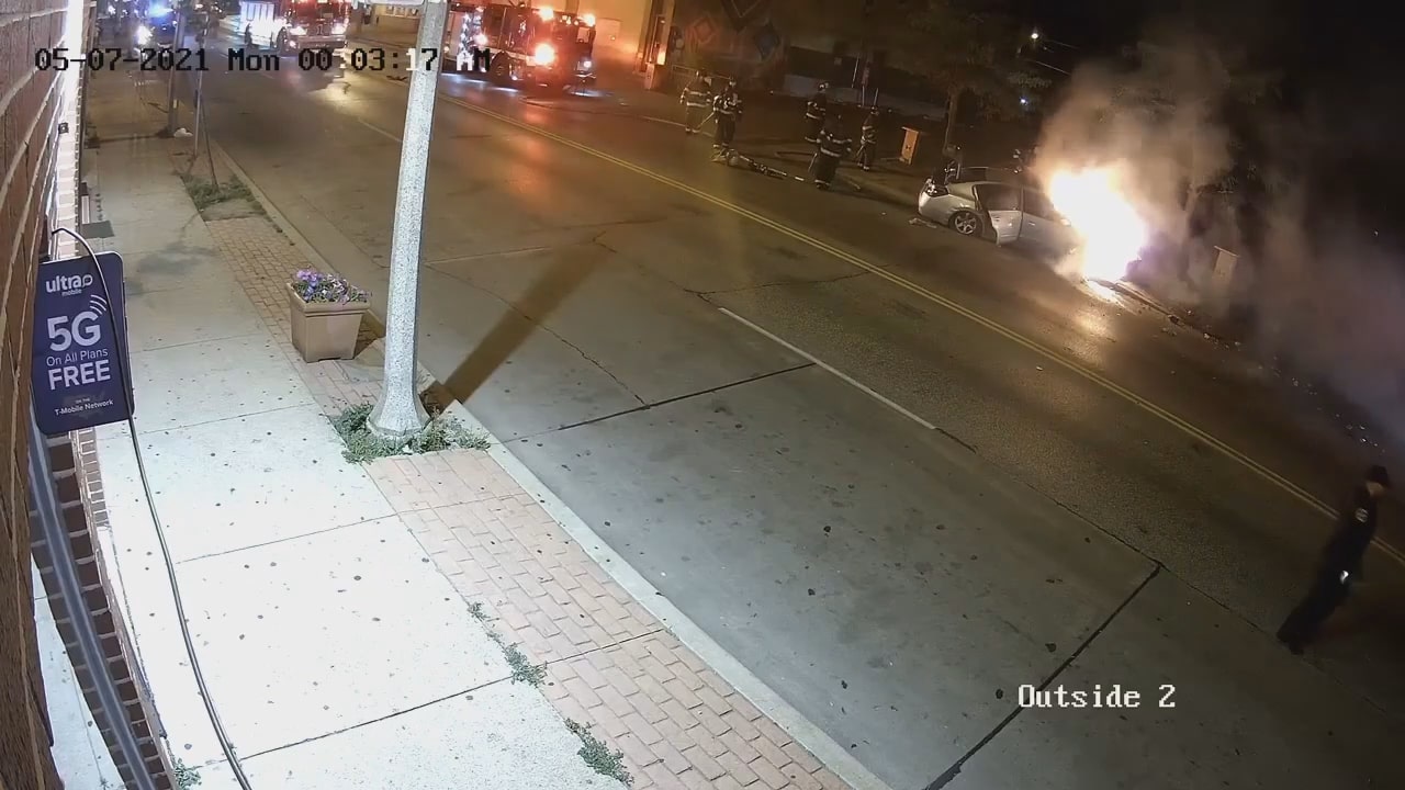 Milwaukee reckless driving crash outside store on south side