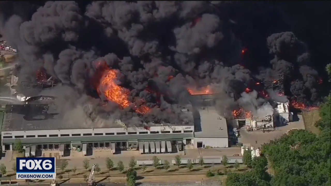 Explosion, large fire at northern Illinois chemical plant