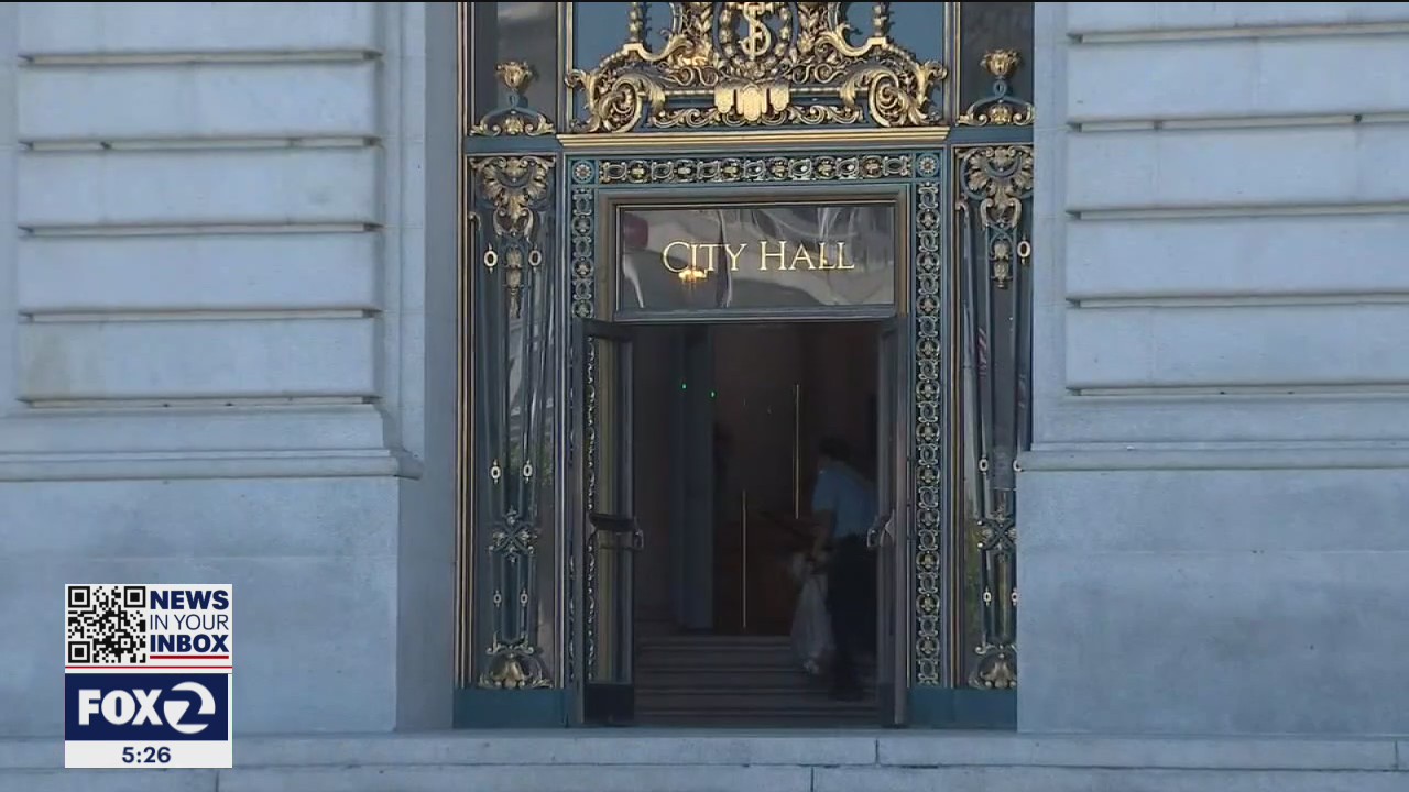 San Francisco city workers required to get COVID vaccine