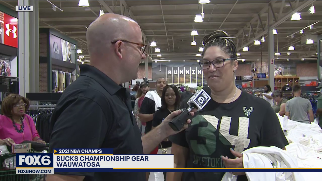 Bucks fans shop for championship gear
