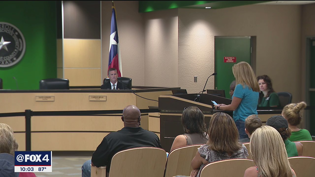 Demonstrations over masks held ahead of Carroll ISD Monday meeting